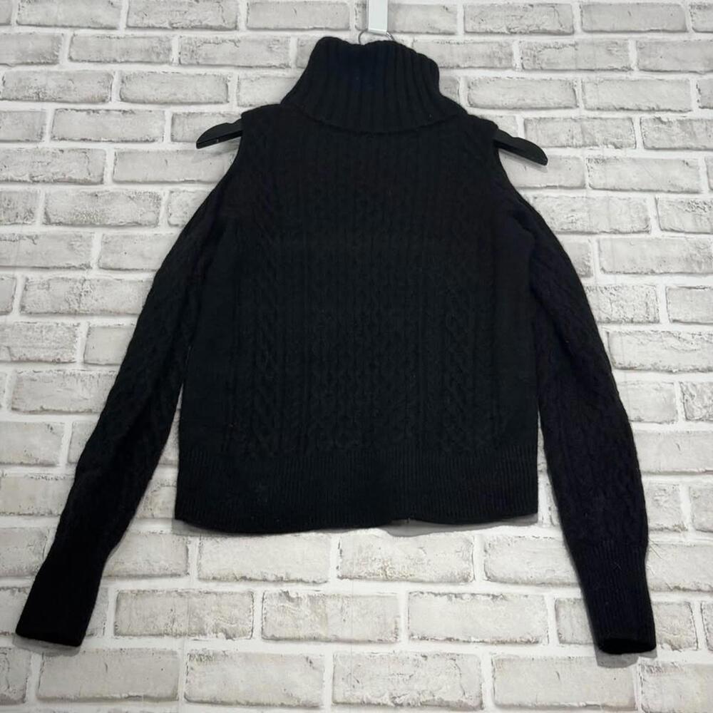 Theory Cold Shoulder 69%‎ Wool Sweater Cable Knit Black Women's Size S - Picture 7 of 7